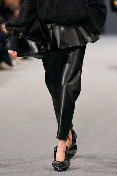 Look 2